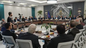 همتی در بخش اقتصادی با کارافرینان همفکری خواهم کرد