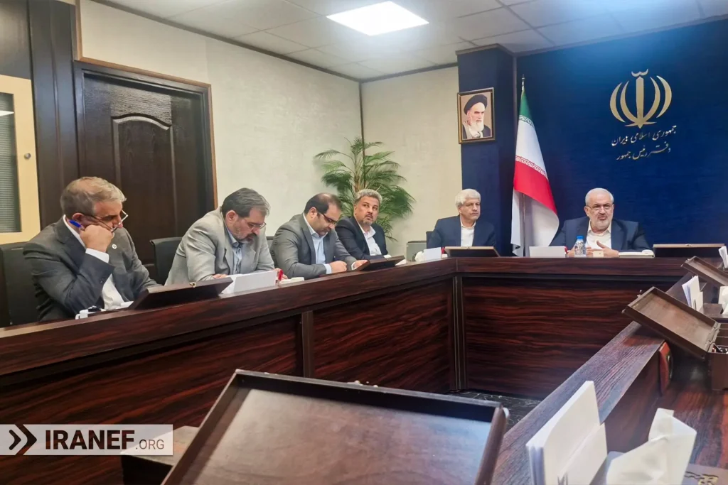 نخستین نشست کارگروه تخصصی انرژی با حضور وزیر نیرو