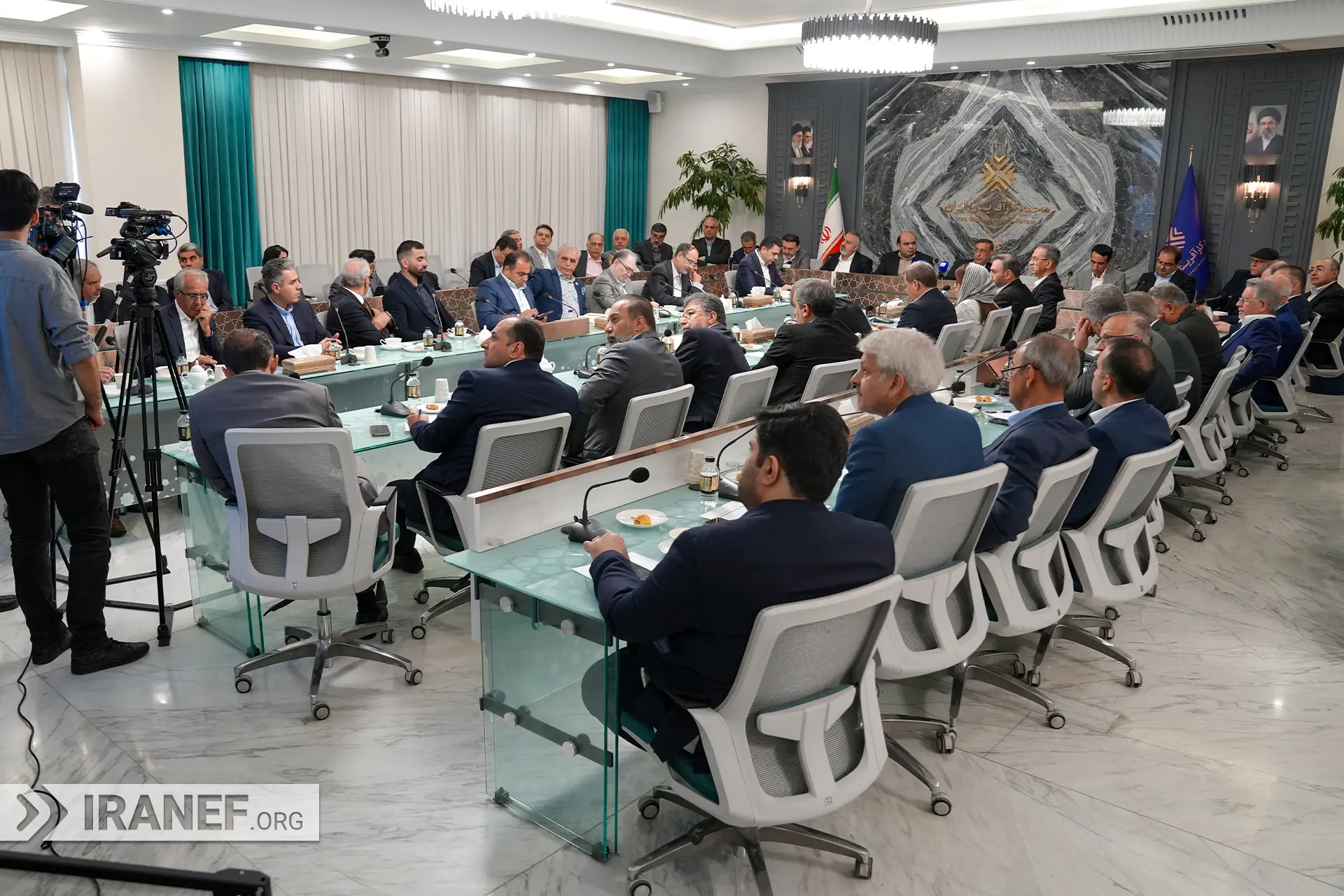 محفل صبح آفرینش با حضور محمدجعفر قائم پناه معاون اجرایی رئیس جمهور و سعید لیلاز