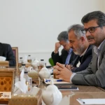 تاکید اعضای مجمع بر لزوم تشکیل یک فرماندهی واحد اقتصادی در کشور