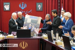 هدیه گرفتن منزوی‌زاده